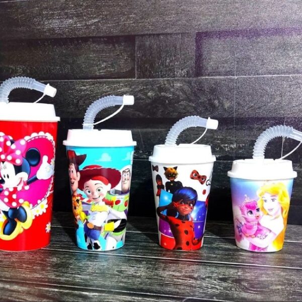 لیوان نی دار پلاستیکی متوسط (رندوم)